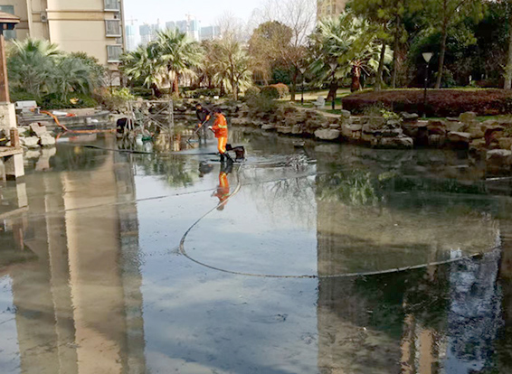 秦安景观池淤泥清理