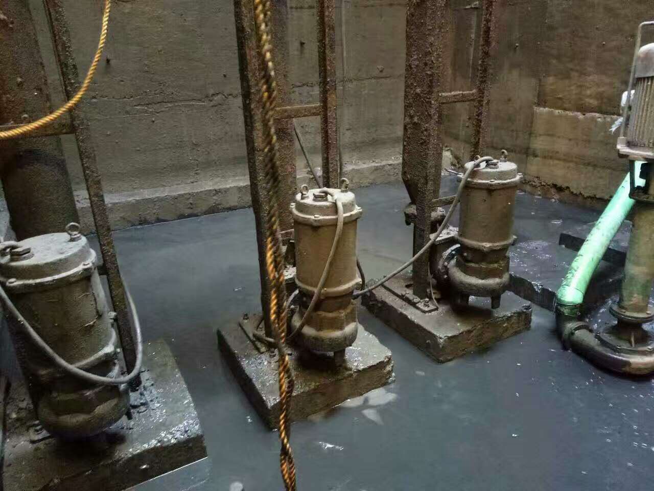 秦安污水池清理